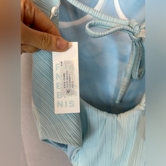 ✨2XHP✨Frankie’s Bikinis Lorelai Underwire Tie Back One-Piece Swimsuit- Sz Small - Picture 8 of 8